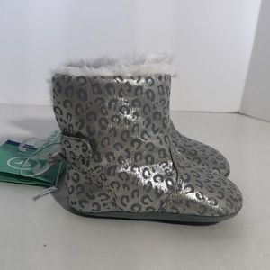 Baby Girl’s Silver Leopard Print Faux Fur Winter Booties